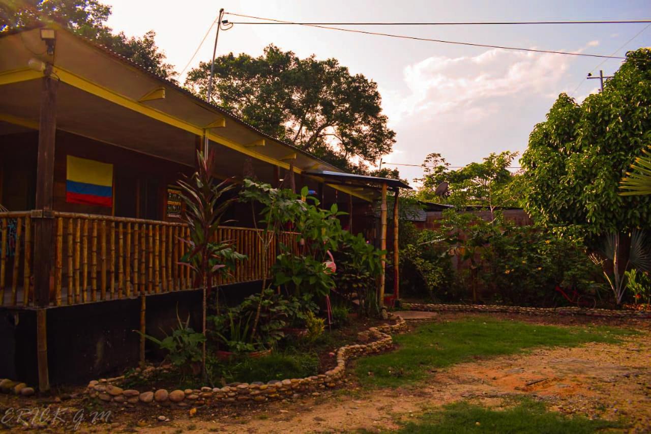Hostal Cano Nevera La Macarena Exterior foto