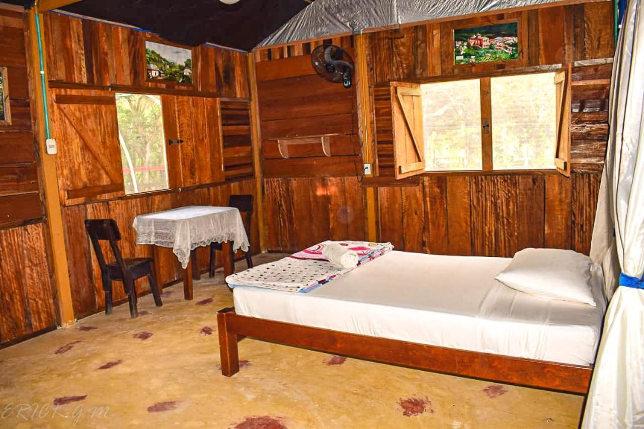 Hostal Cano Nevera La Macarena Exterior foto