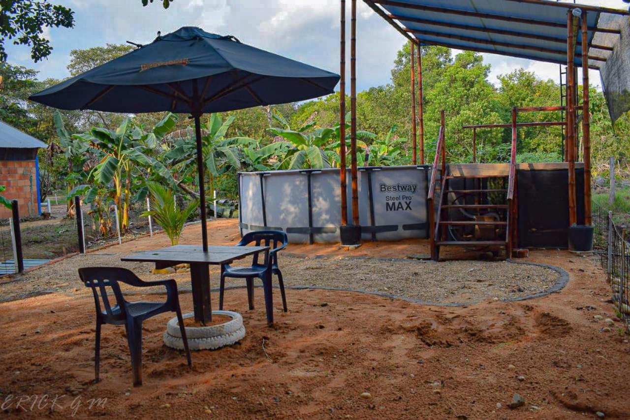 Hostal Cano Nevera La Macarena Exterior foto