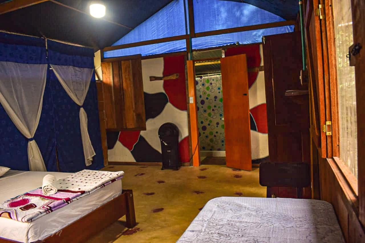 Hostal Cano Nevera La Macarena Exterior foto